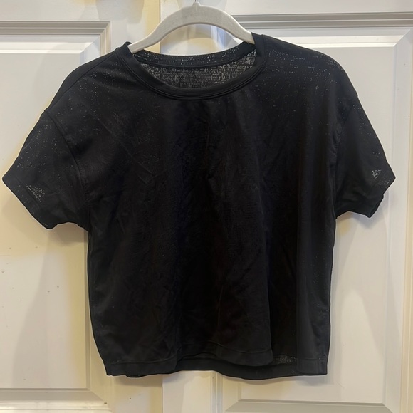 Black Lululemon Crop Tee - Picture 1 of 4